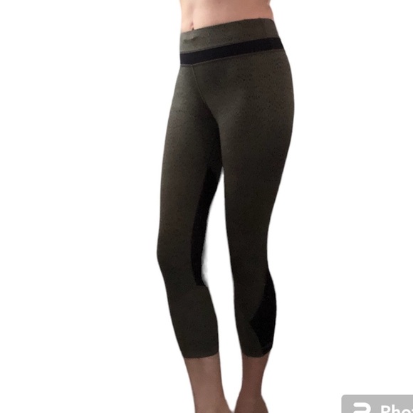 Lululemon Athletica 6 Pace Rival Crop Black  & Army Green Spotted Yoga P… - Picture 2 of 9